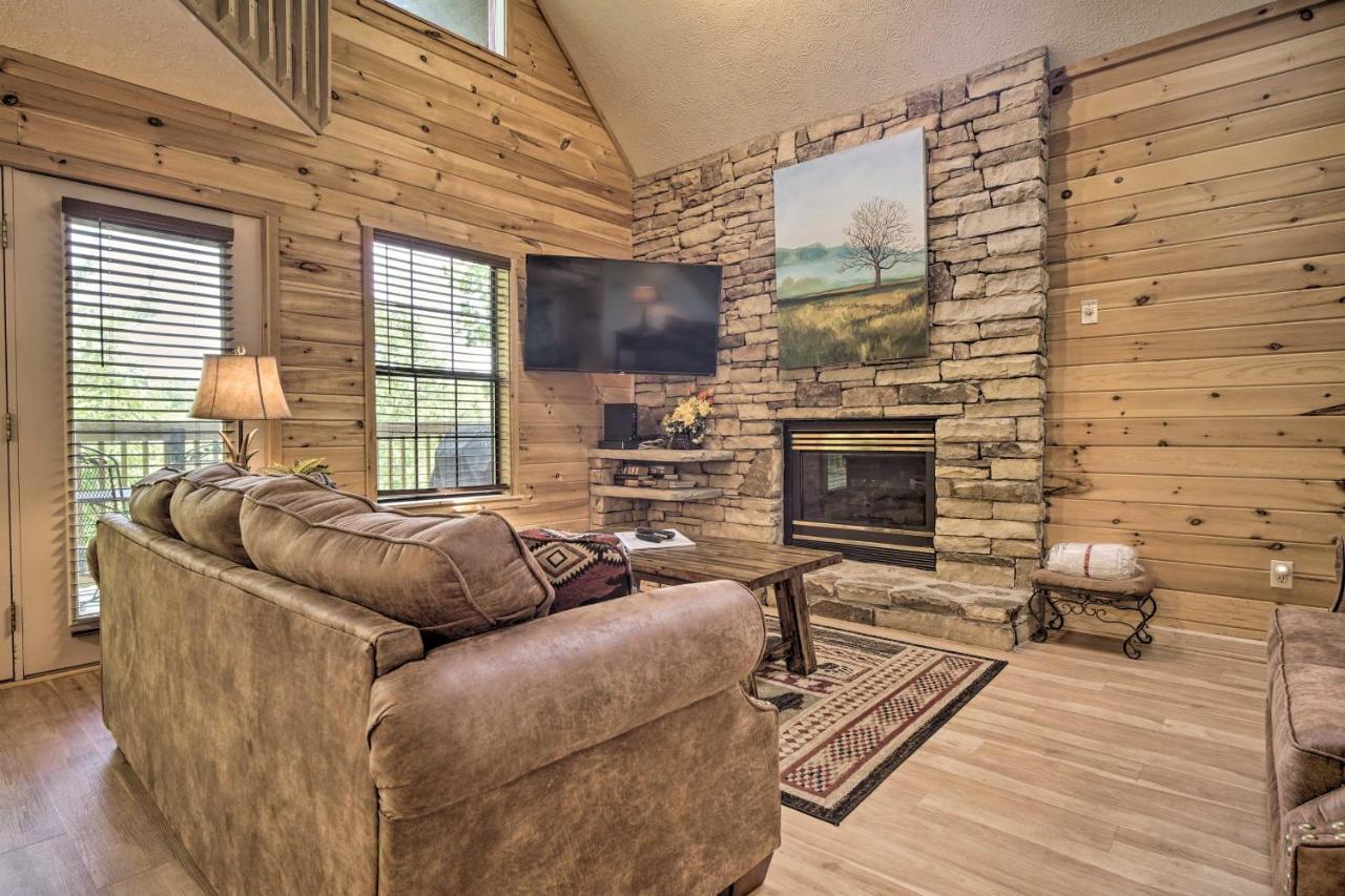 Rustic Pigeon Forge Home With Private Hot Tub! 外观 照片
